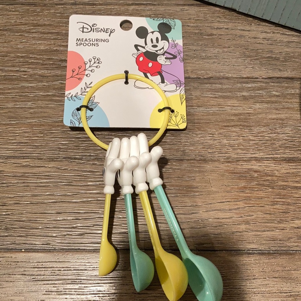 Disney measuring spoons NEW